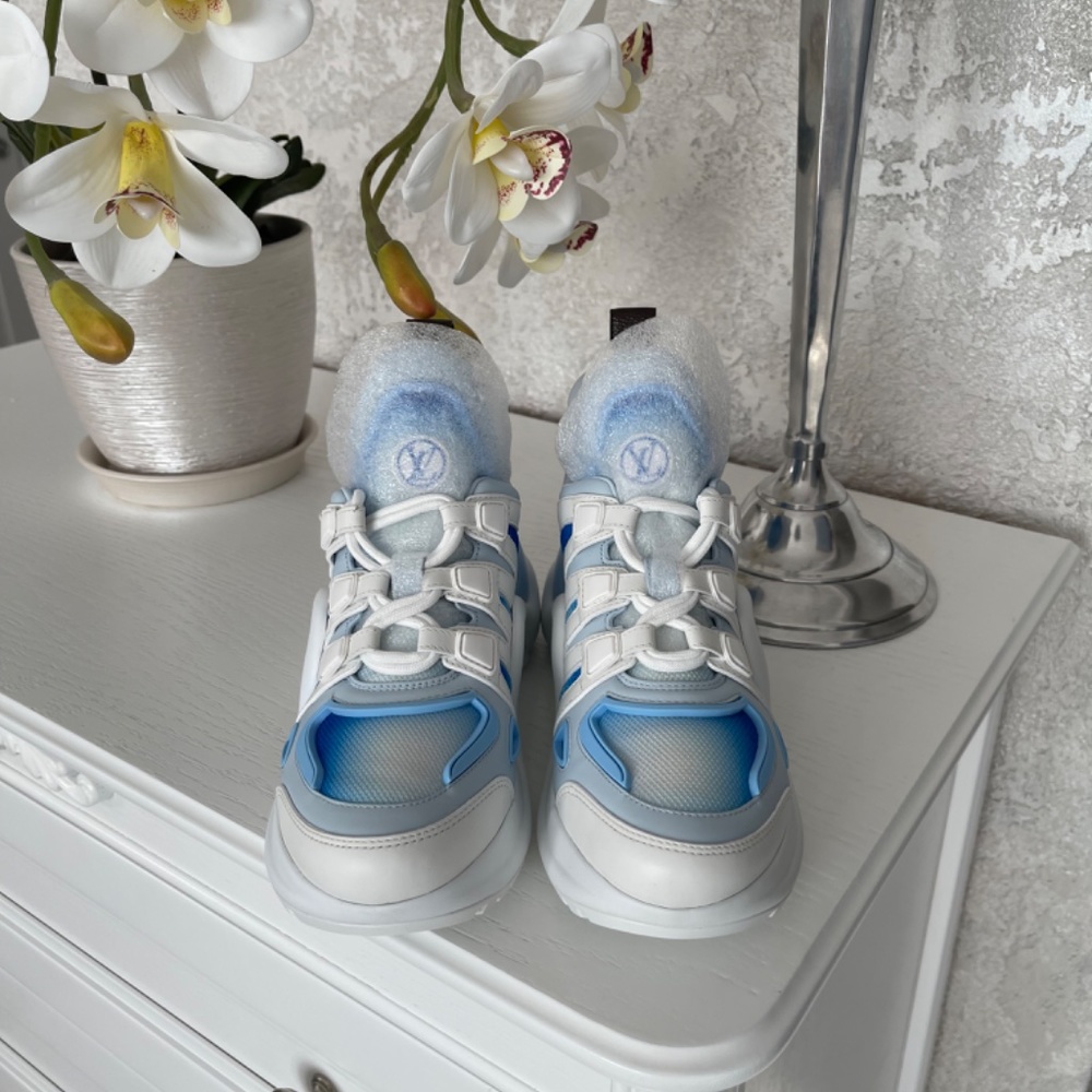 LOUIS VUITTON WOMEN'S ARCHLIGHT SNEAKERS LIGHT BLUE SIZE 36 AUTHENTIC ๐ - Picture 5 of 15